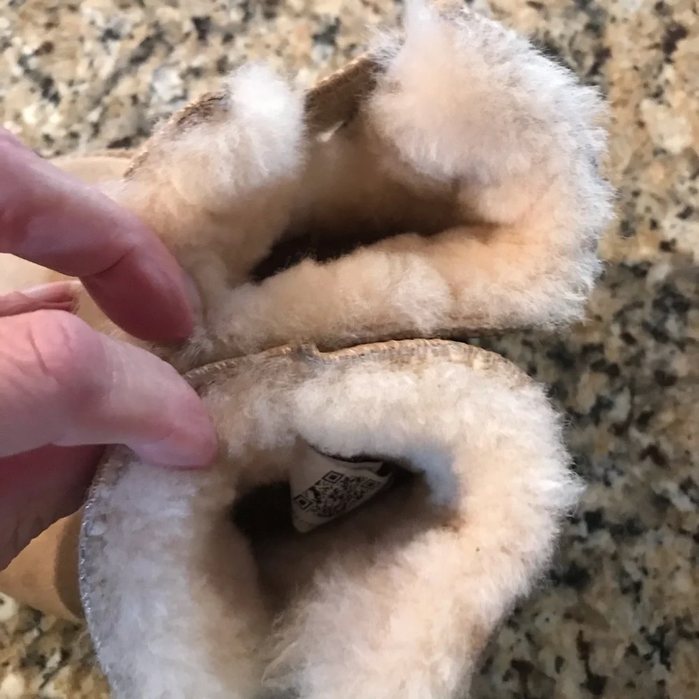 👢 UGG Asley Slipper Baby Boots
